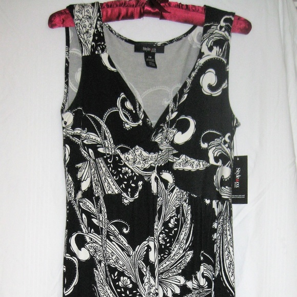 Dress - Picture 1 of 2